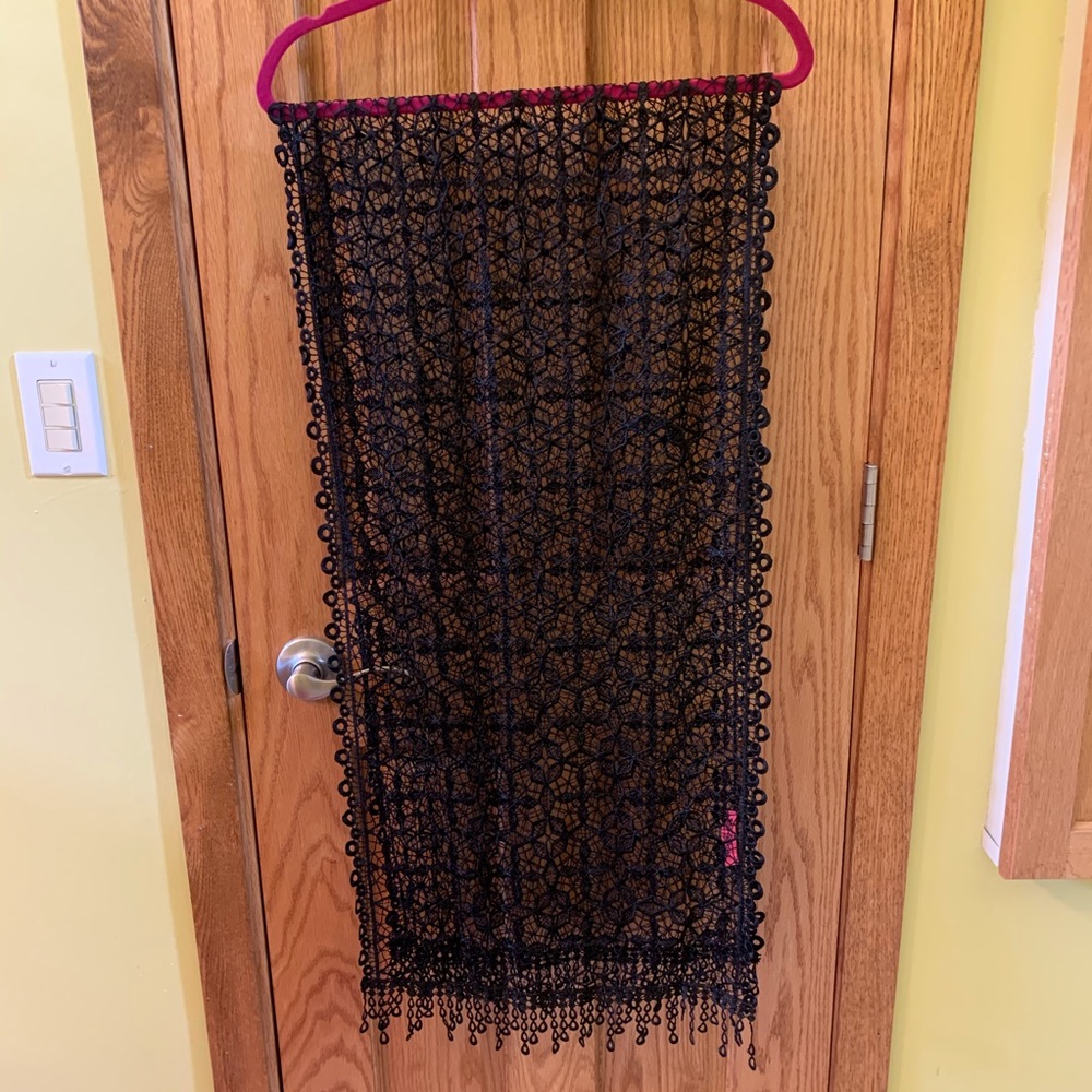 Beautiful Lace Scarf!